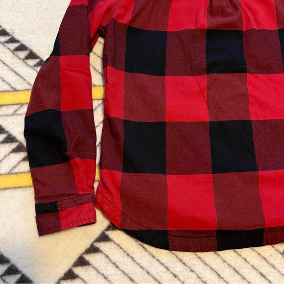 Carhartt women’s fleece lined flannel button down shirt - Picture 10 of 16